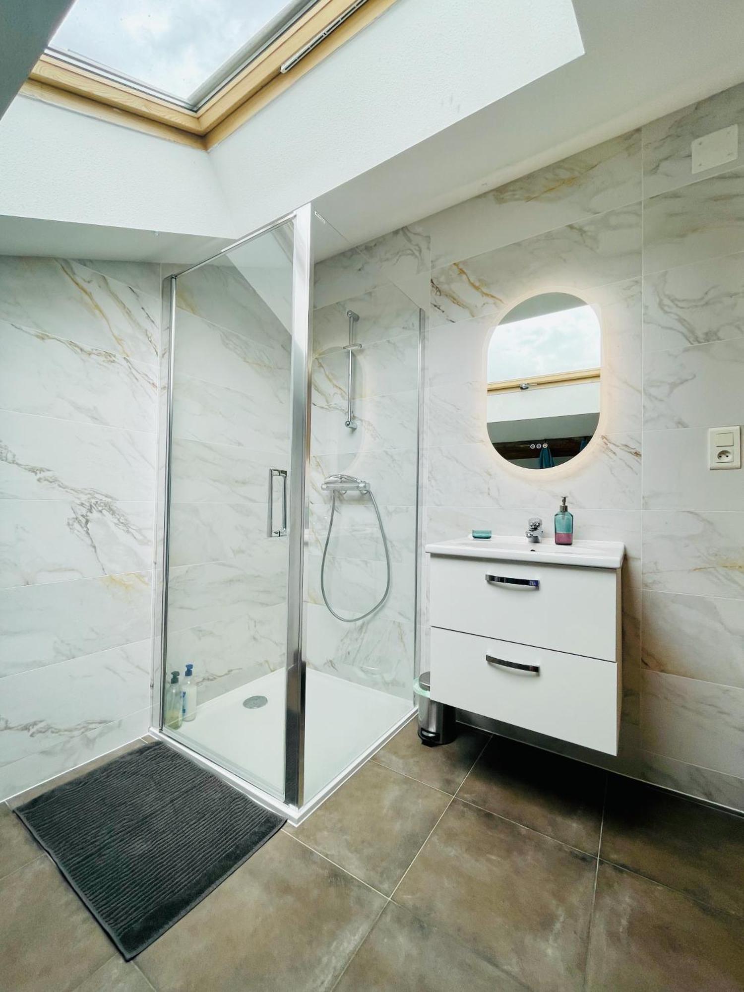 Apartament Duplex + Parking Gratuit Facile Sainte-Suzanne  Zewnętrze zdjęcie